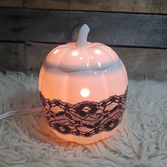 Scentsy Pumpkin Lace Premium Warmer with Bulb Retired / Discontinued No Box - Picture 1 of 6
